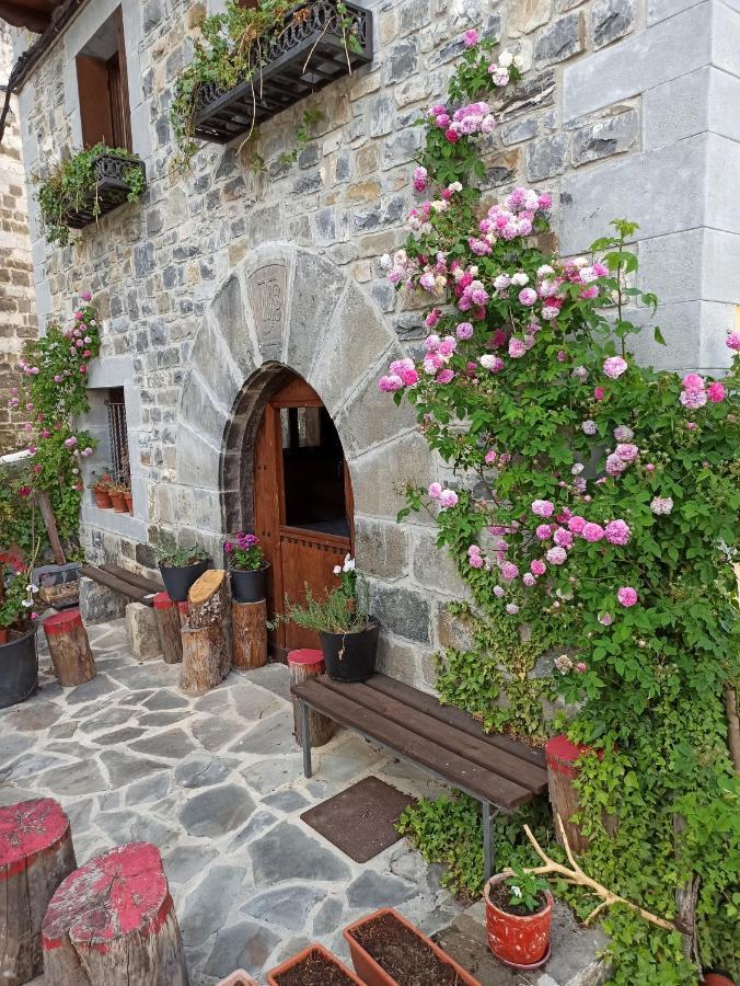 Casa Rural Elurkoia Isaba Ngoại thất bức ảnh